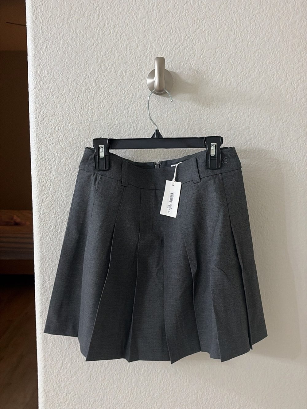 Aritzia Sunday Best Olive Mini Pleated Skirt Heather Charcoal Size 6 NWT